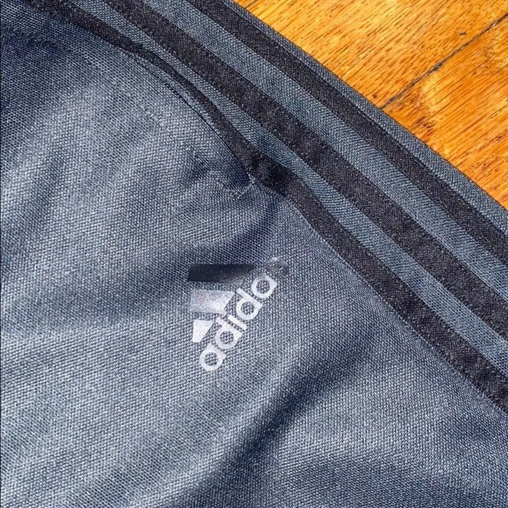 Adidas    - Picture 3 of 4